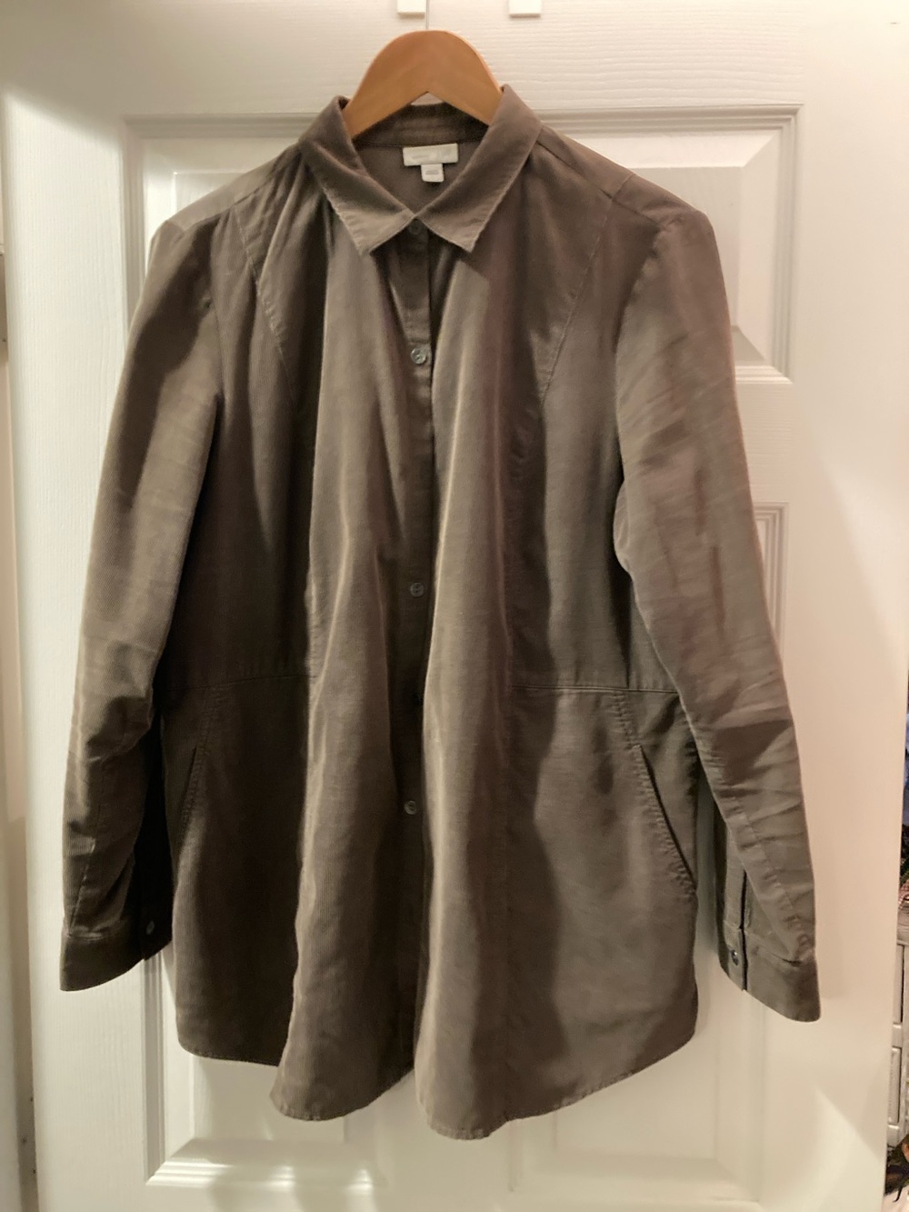 Women Lightweight Button-Front tunic Taupe